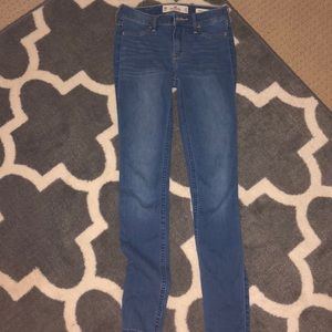 Hollister low rise jean legging! jeans